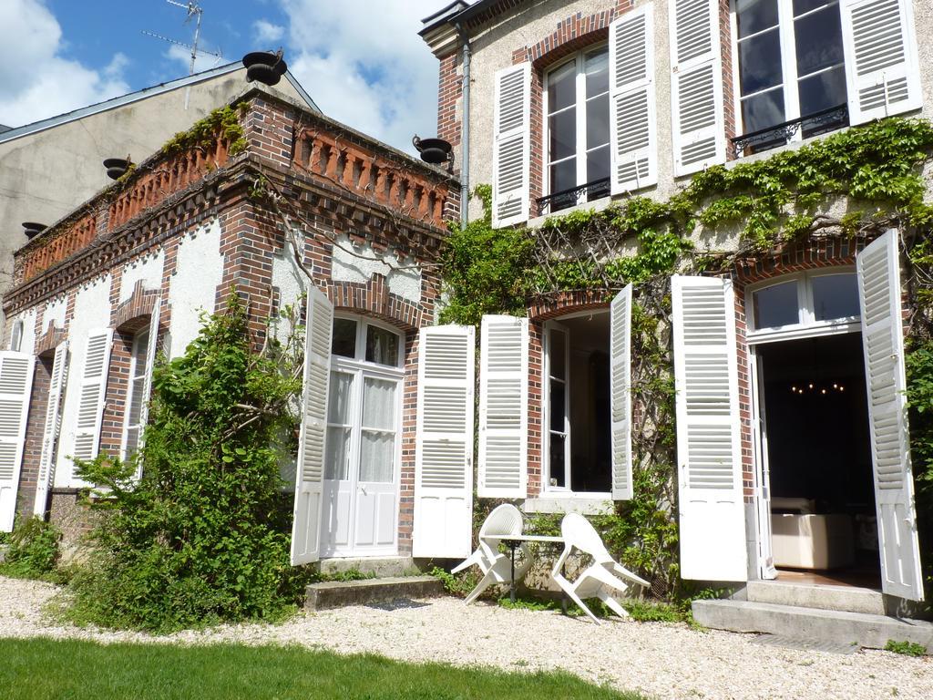 Le Clos Saint Nicolas Bed & Breakfast Chateau-Renard Exterior photo